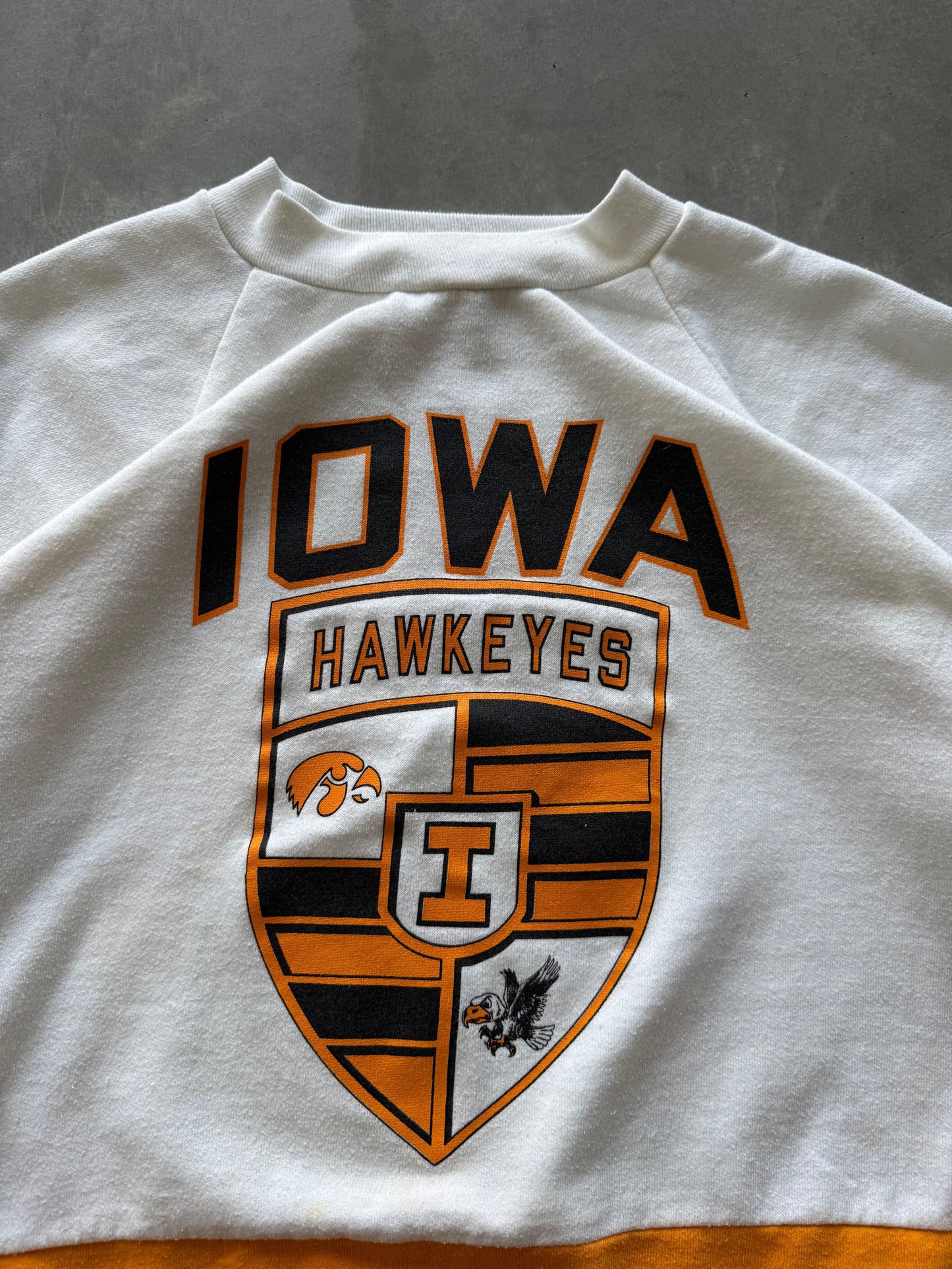 Vintage Iowa Hawkeyes Women’s Sweatshirt - L