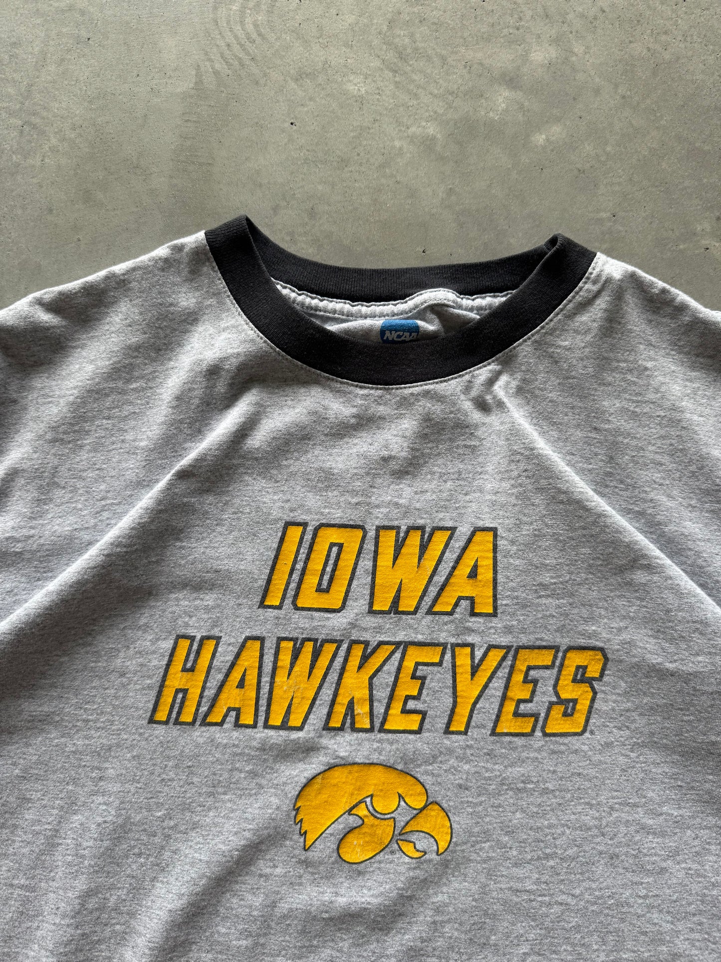 Iowa Hawkeyes Tee - L