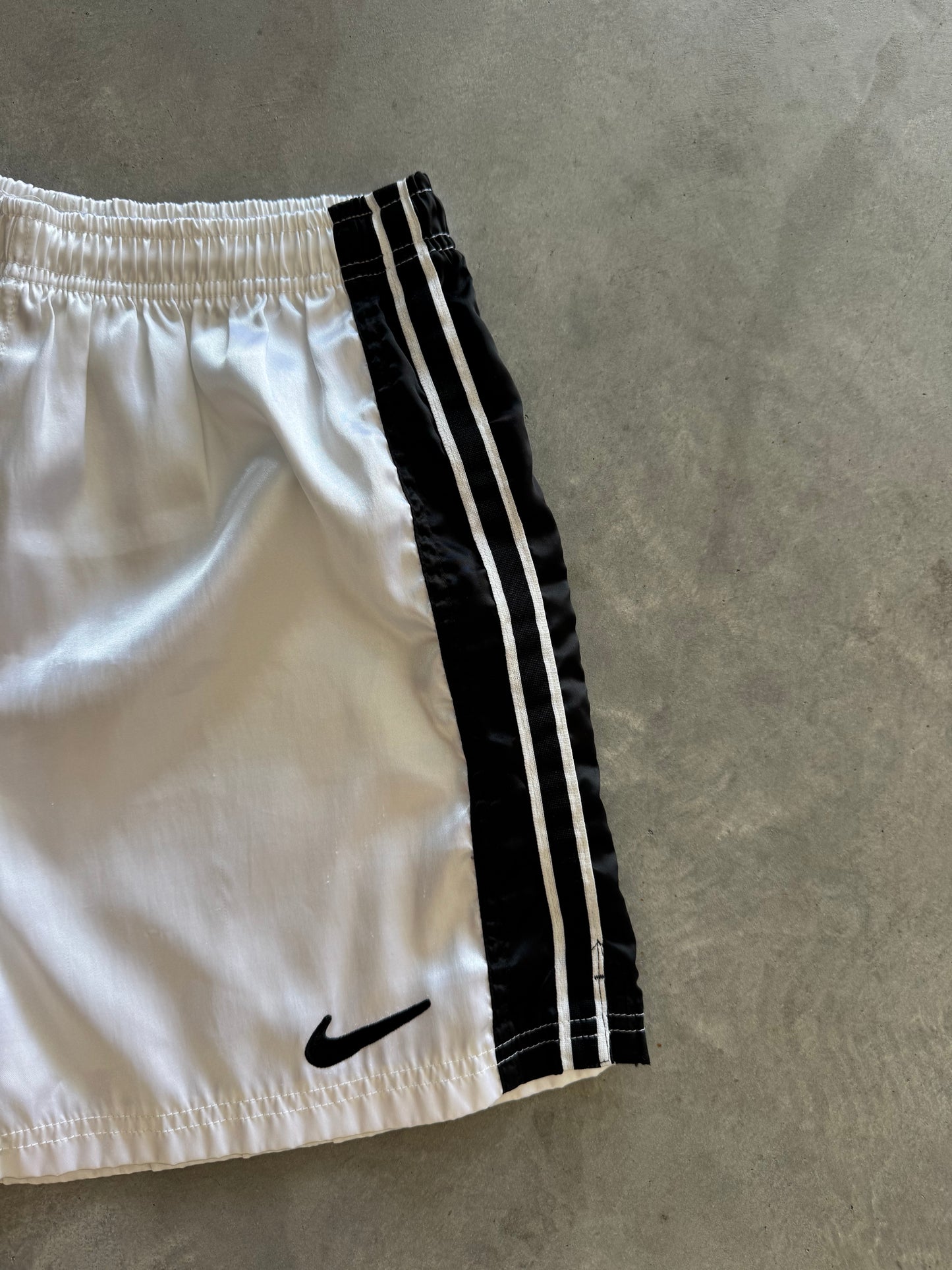 Vintage 90s Nike Track Shorts - L