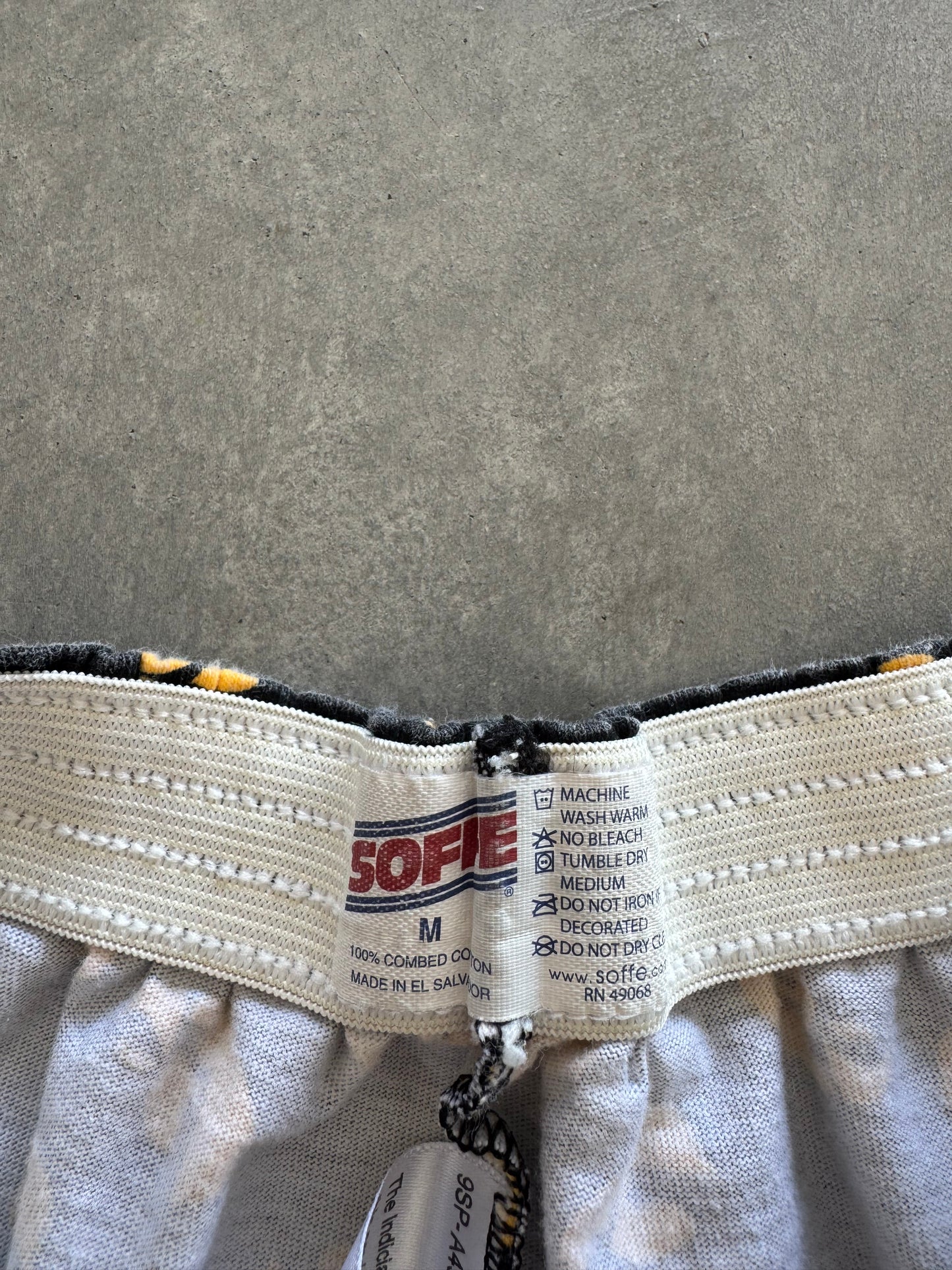 Vintage Iowa Hawkeyes Shorts - M