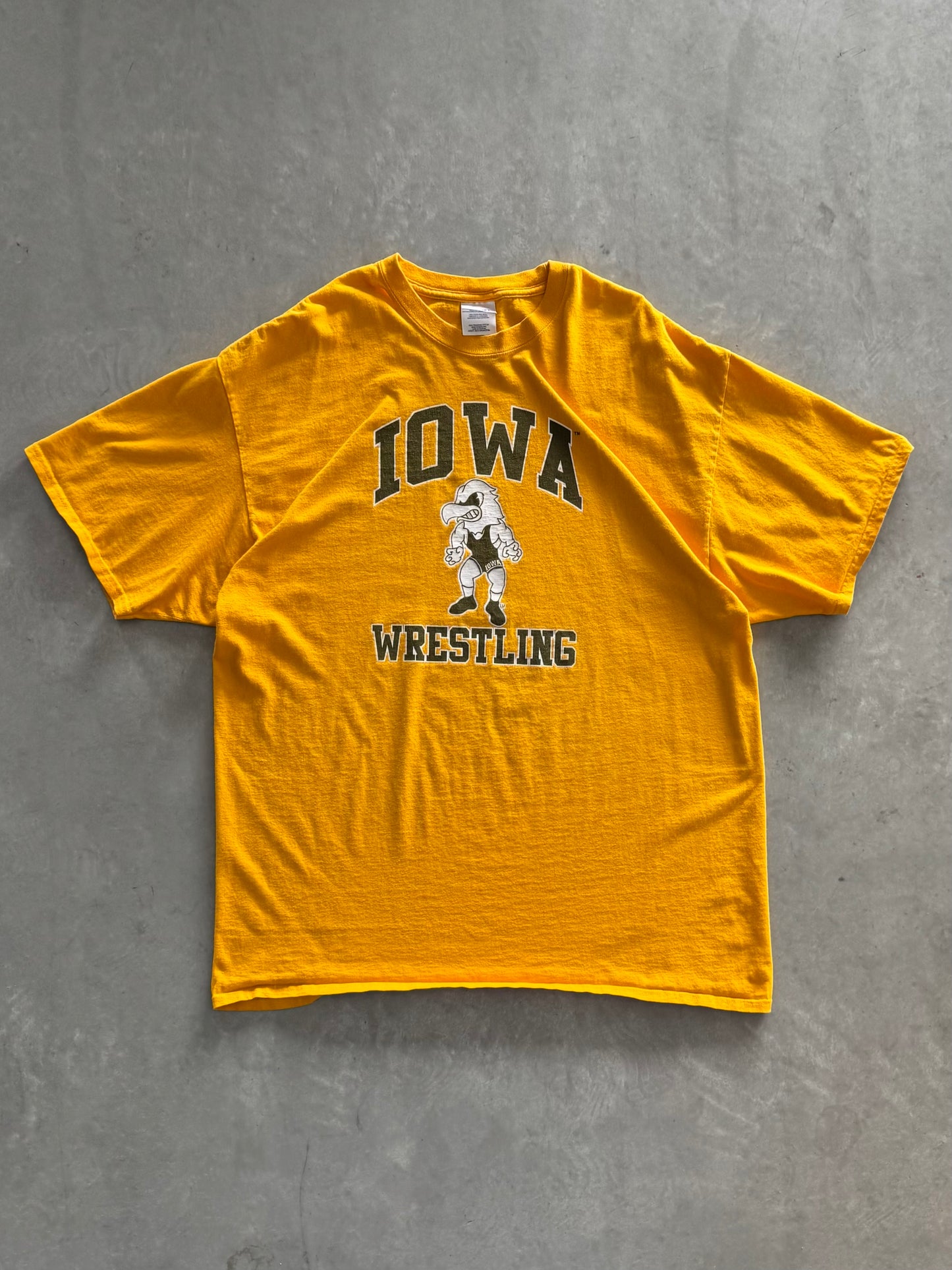 Vintage Iowa Hawkeyes Wrestling Tee - XXL