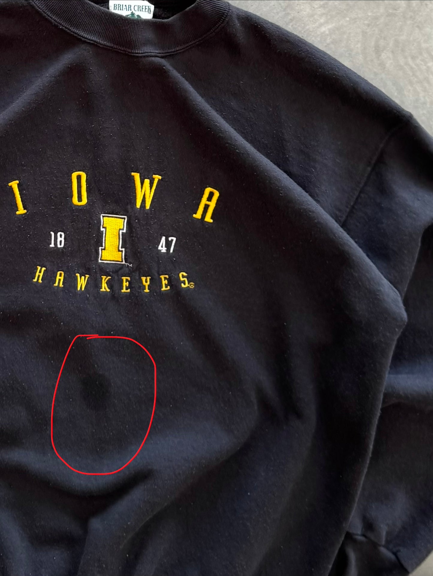 Vintage Iowa Hawkeyes Sweatshirt - M