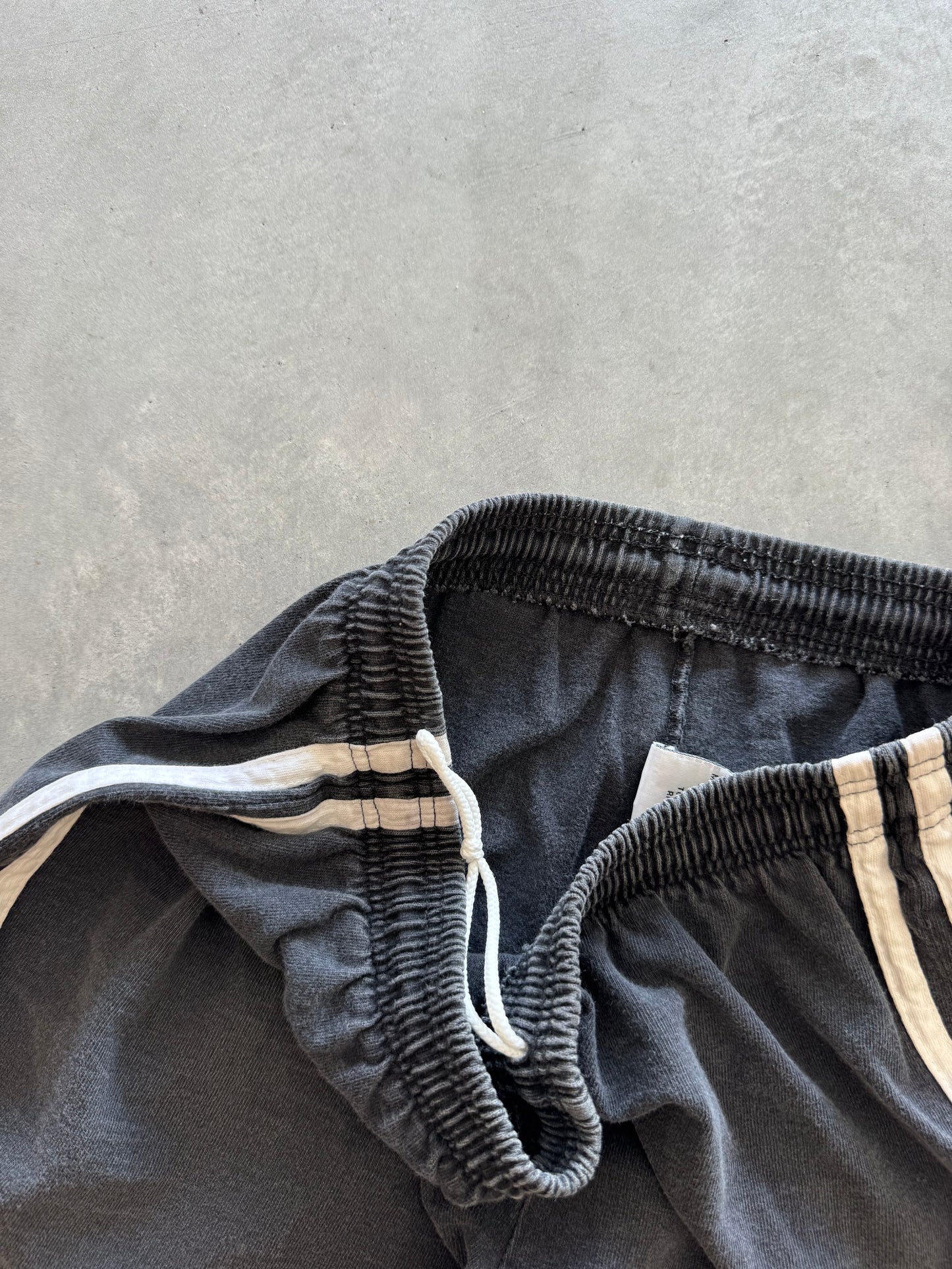 Vintage 90s Iowa Hawkeyes Sweatpants - L
