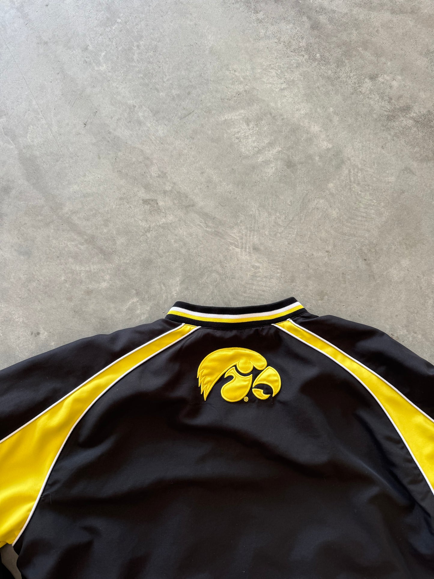 Vintage Iowa Hawkeyes Windbreaker - M