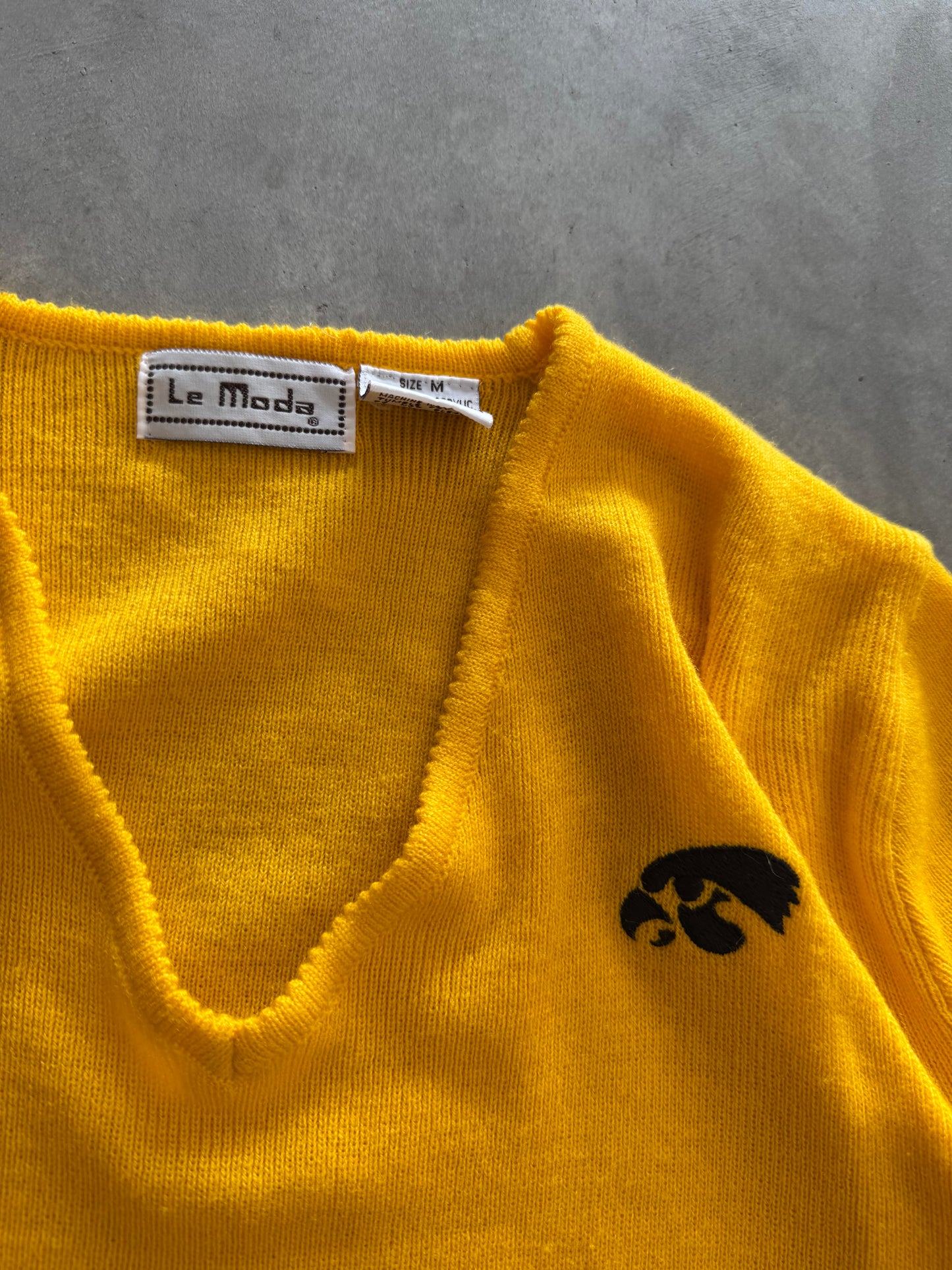 Vintage 80s Iowa Hawkeyes Women’s Sweater - M