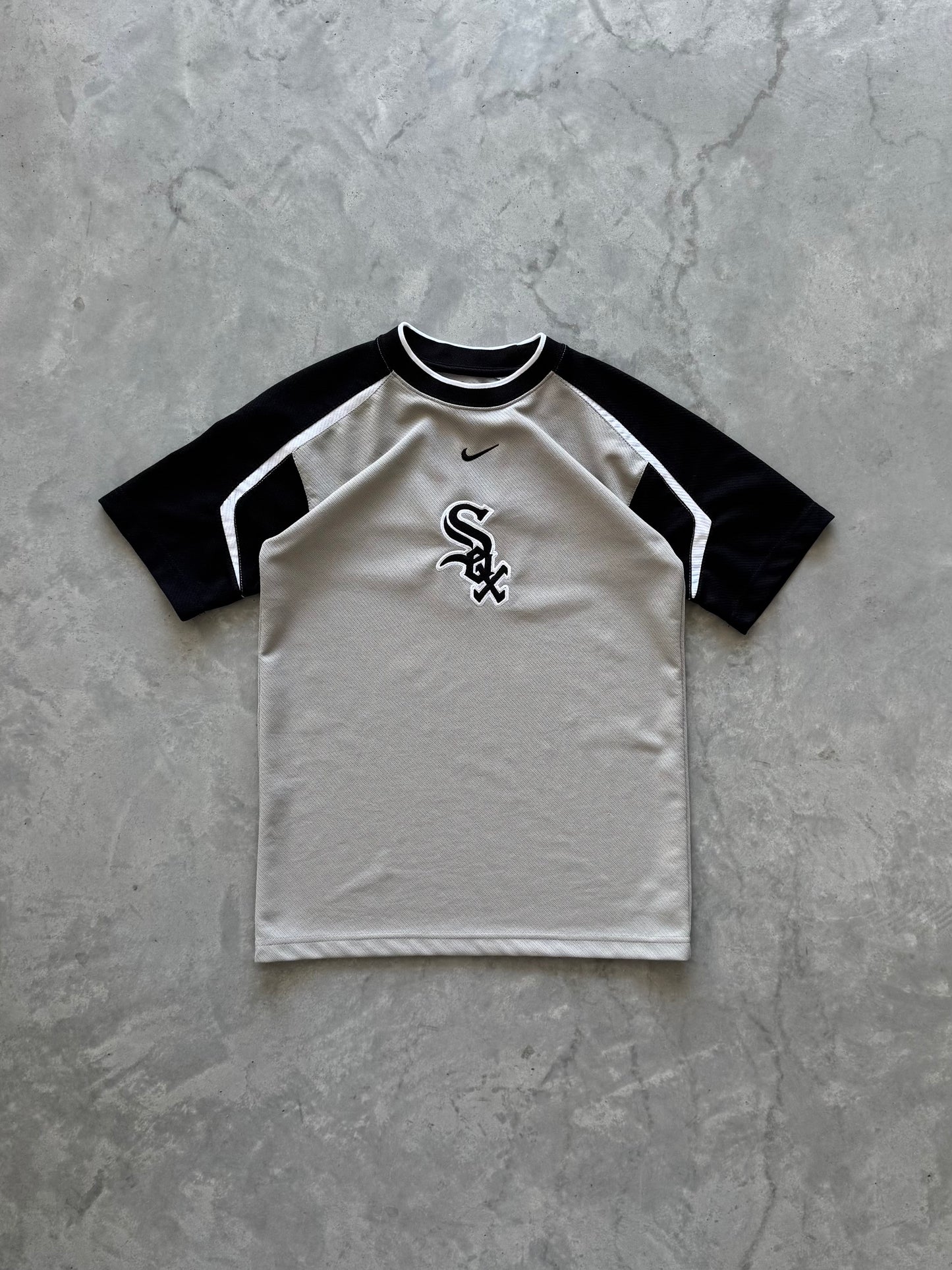 Vintage 90s Nike White Sox Shirt - M