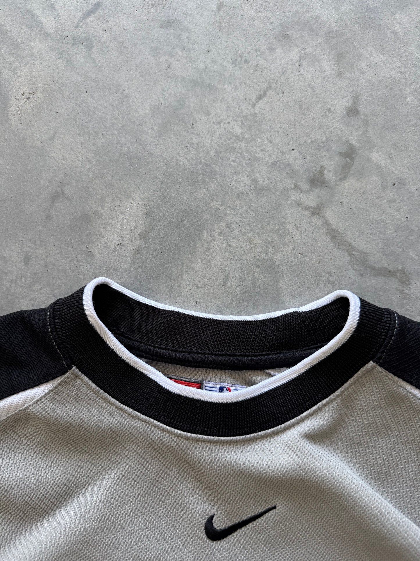 Vintage 90s Nike White Sox Shirt - M