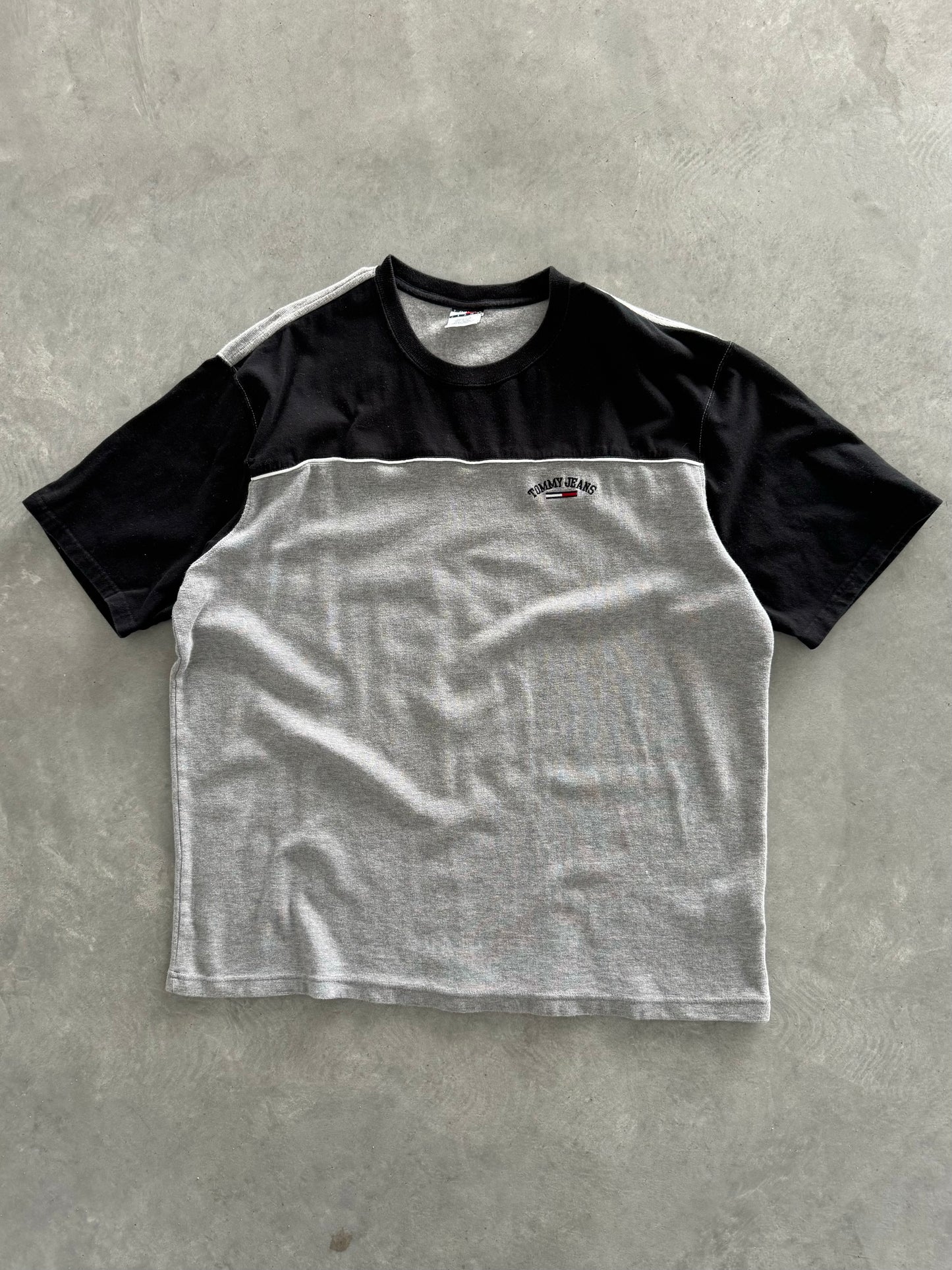 Vintage 90s Tommy Hilfiger Tee - XXL