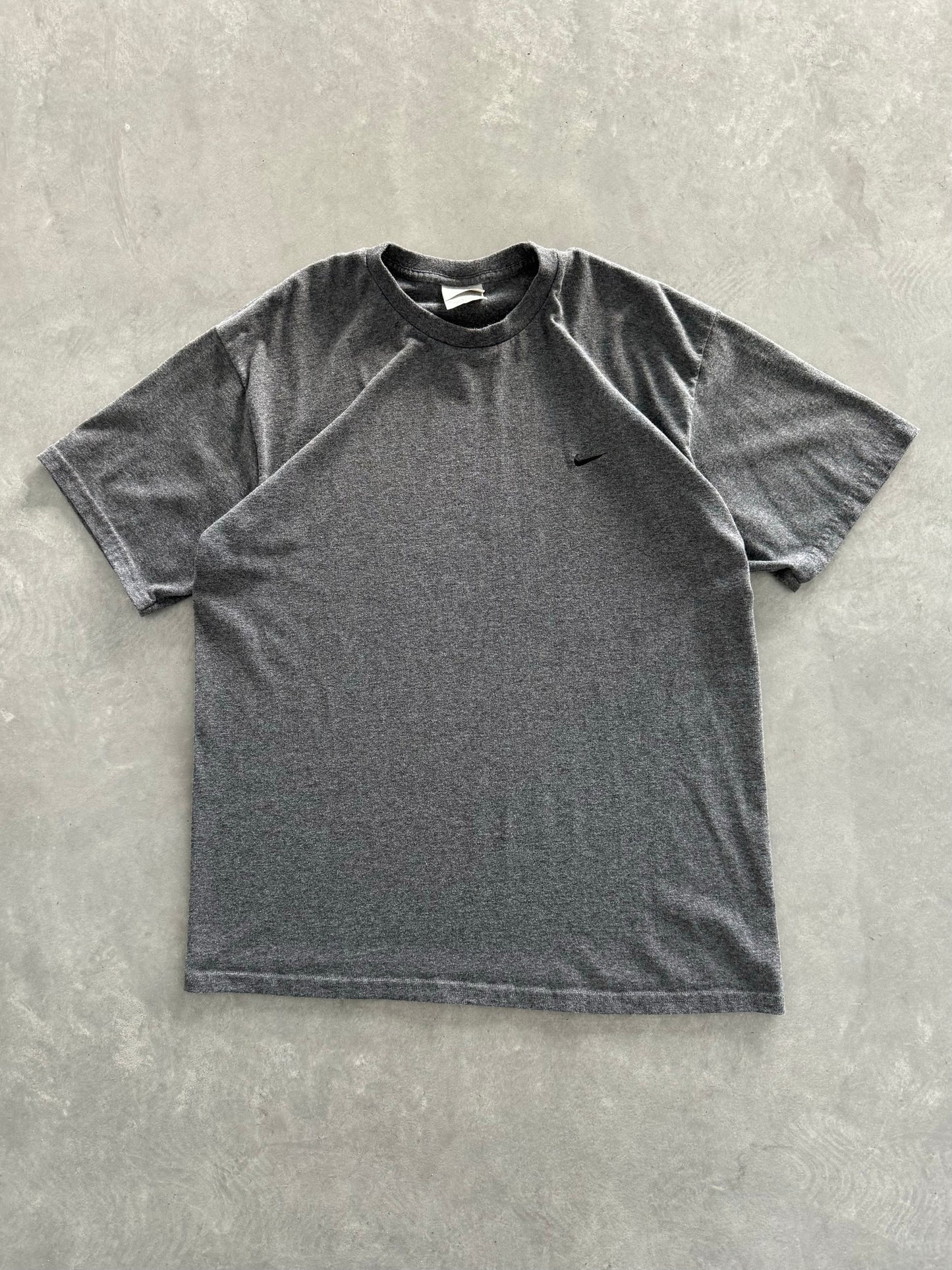 Vintage 00s Nike Tee - L
