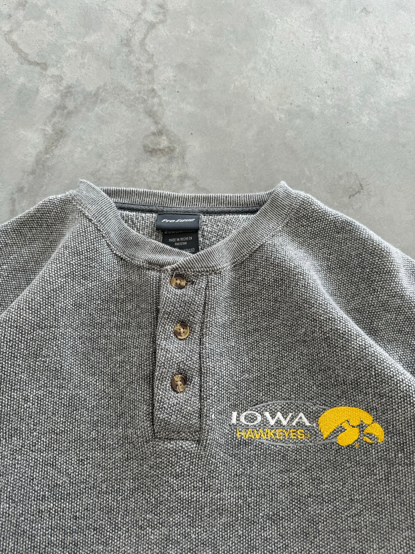 Vintage Iowa Hawkeyes Sweatshirt - M