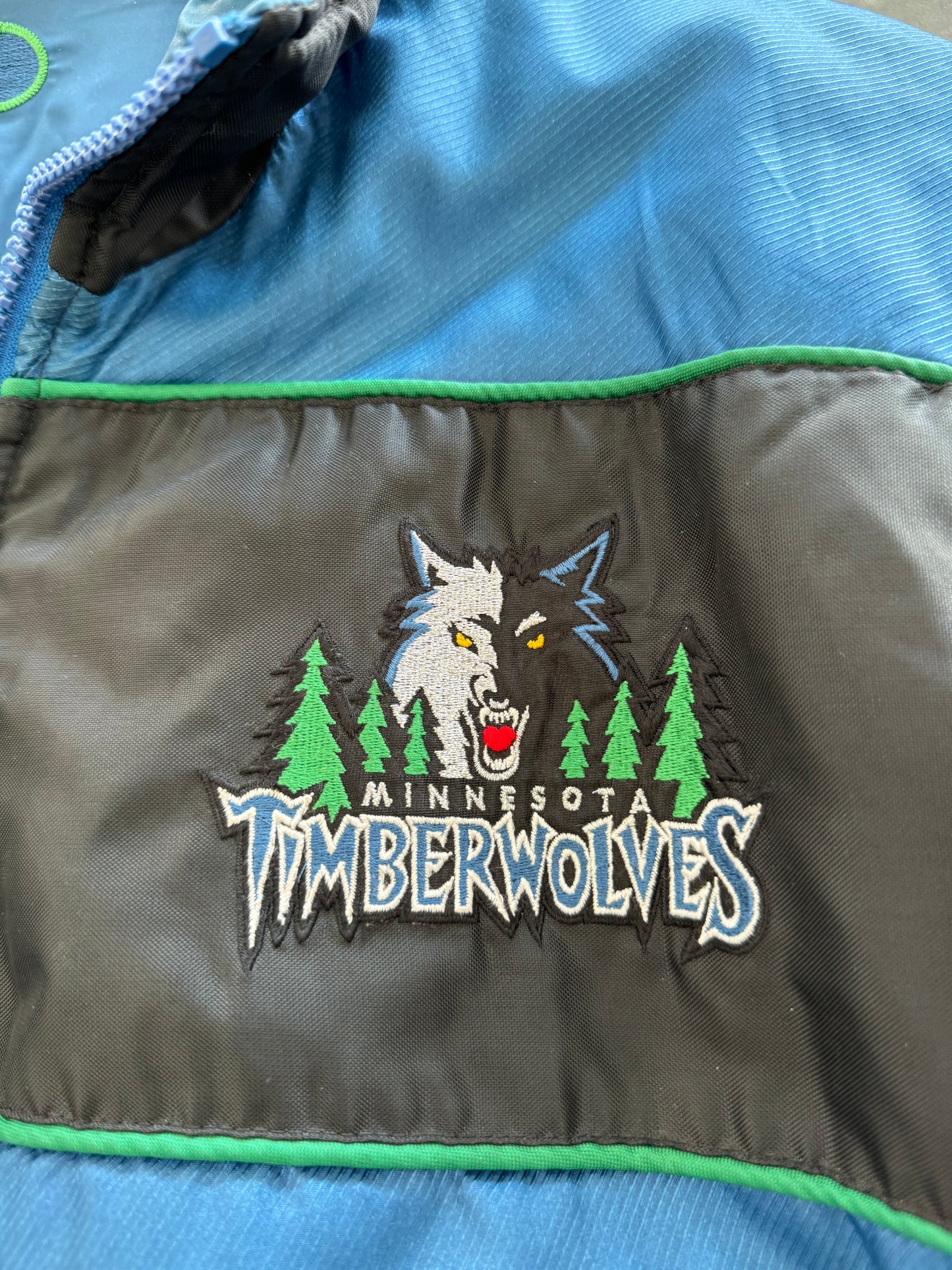 Vintage Timberwolves Puffer Coat - XL
