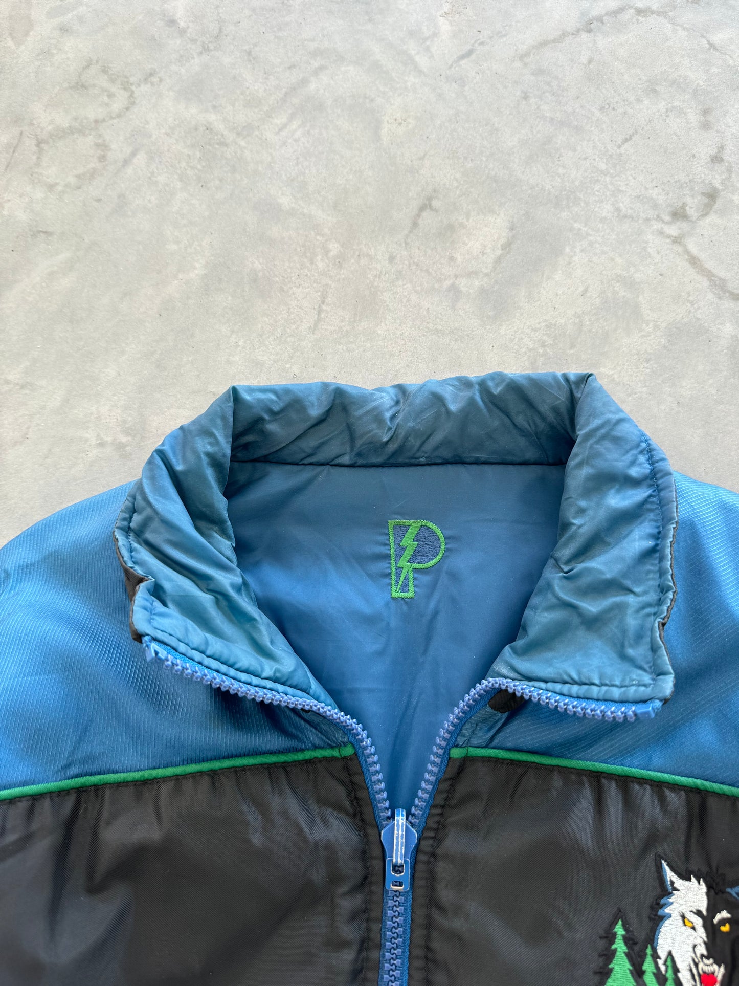 Vintage Timberwolves Puffer Coat - XL