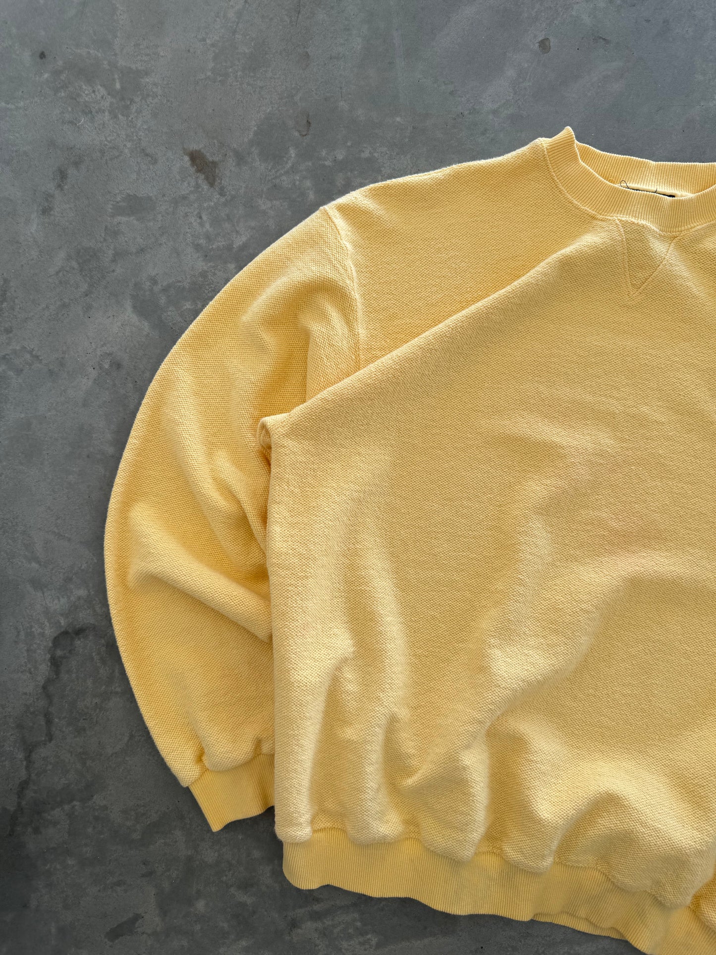 Vintage Black Hills Textured Sweatshirt - M
