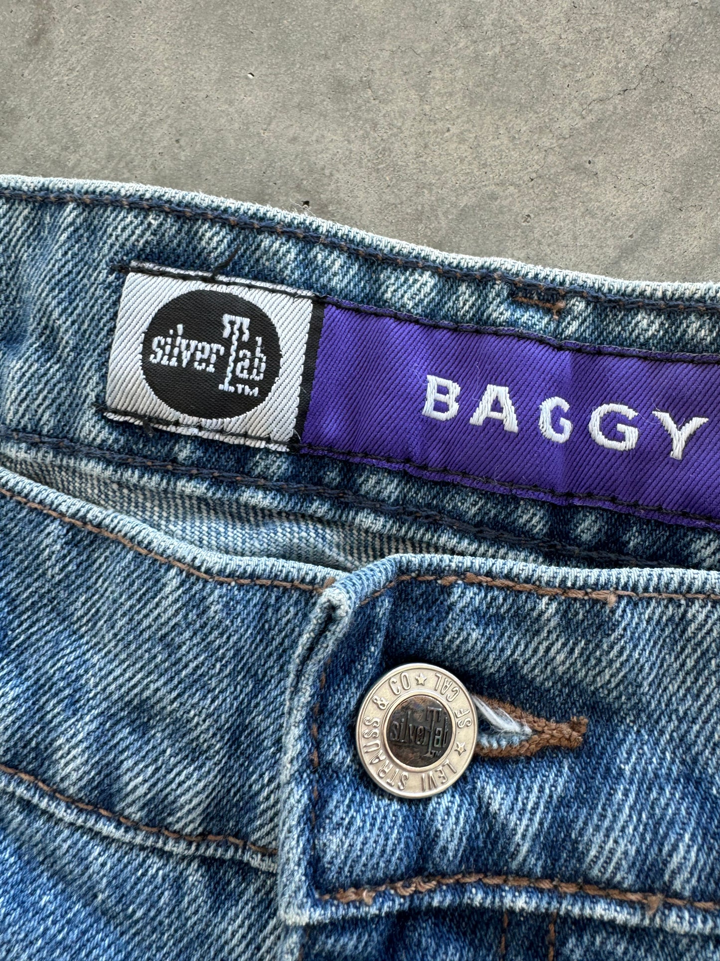 Vintage 90s SilverTab Levi’s Jeans - 34x32