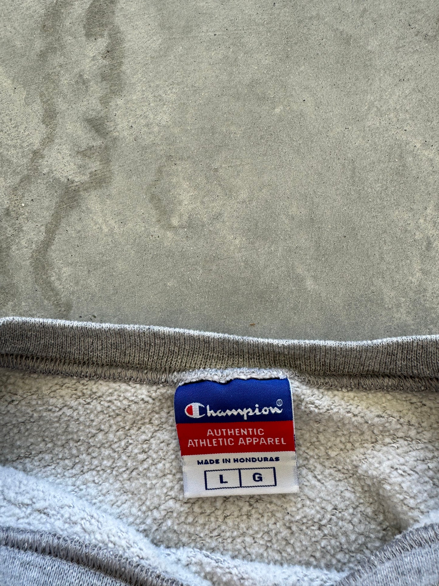 Vintage Champion Sweatshirt - L