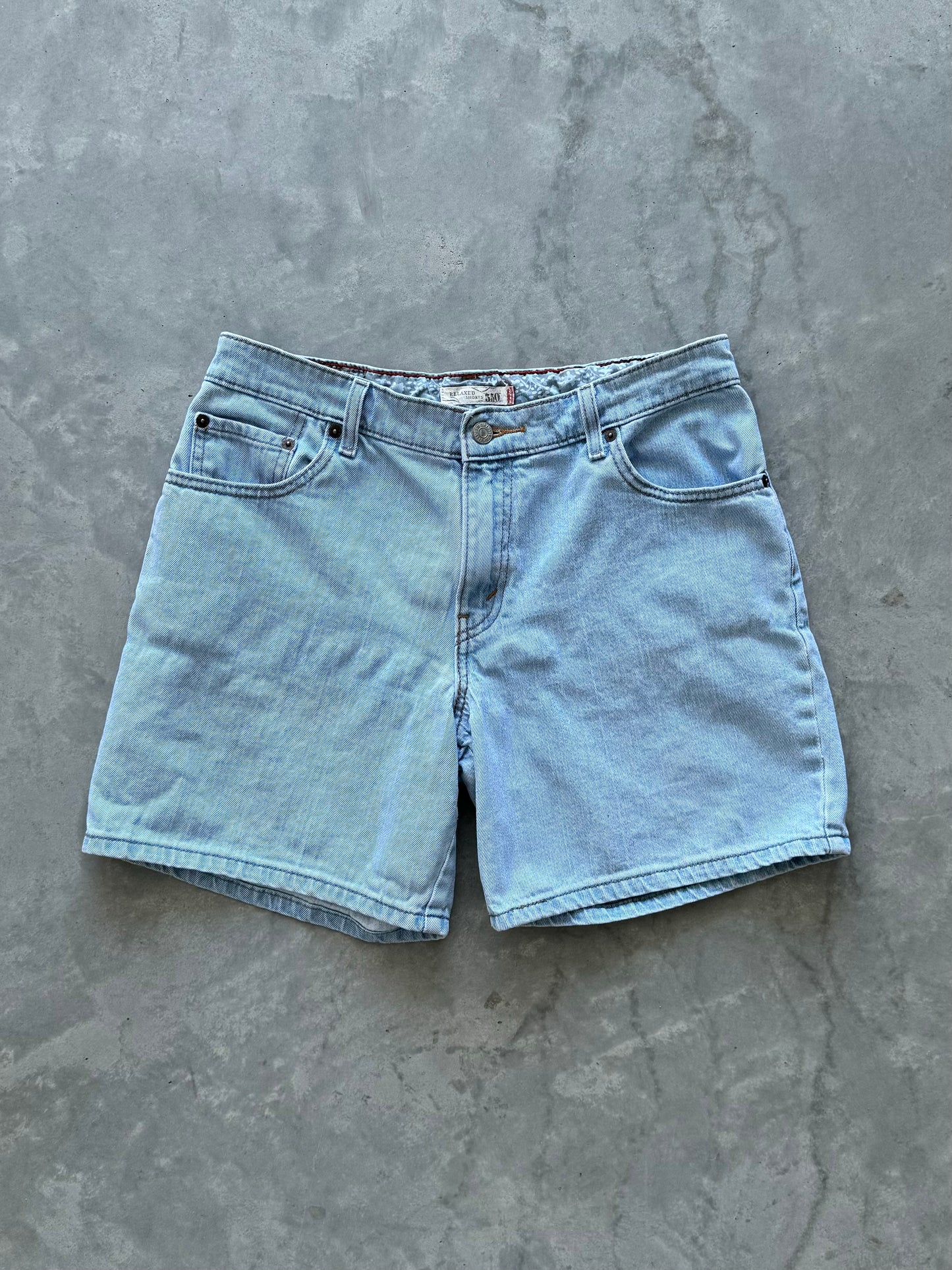 Levi’s Light Wash Denim Shorts - 32x6