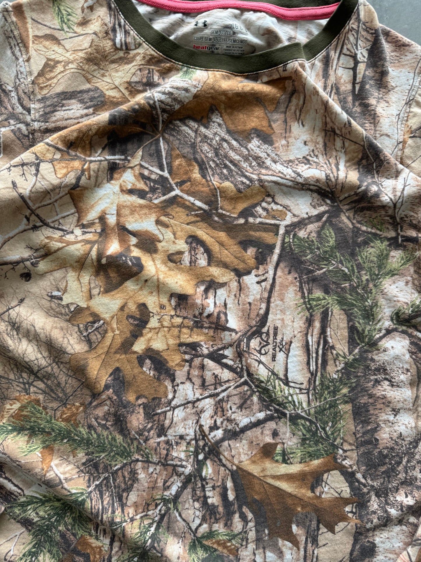 Camo Under Armour Women’s Longsleeve - L