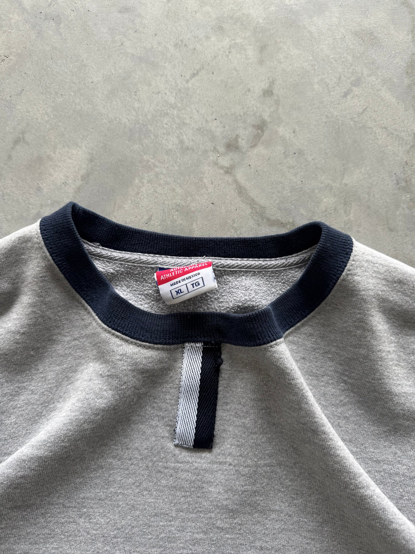 Vintage Champion Sweatshirt - XL
