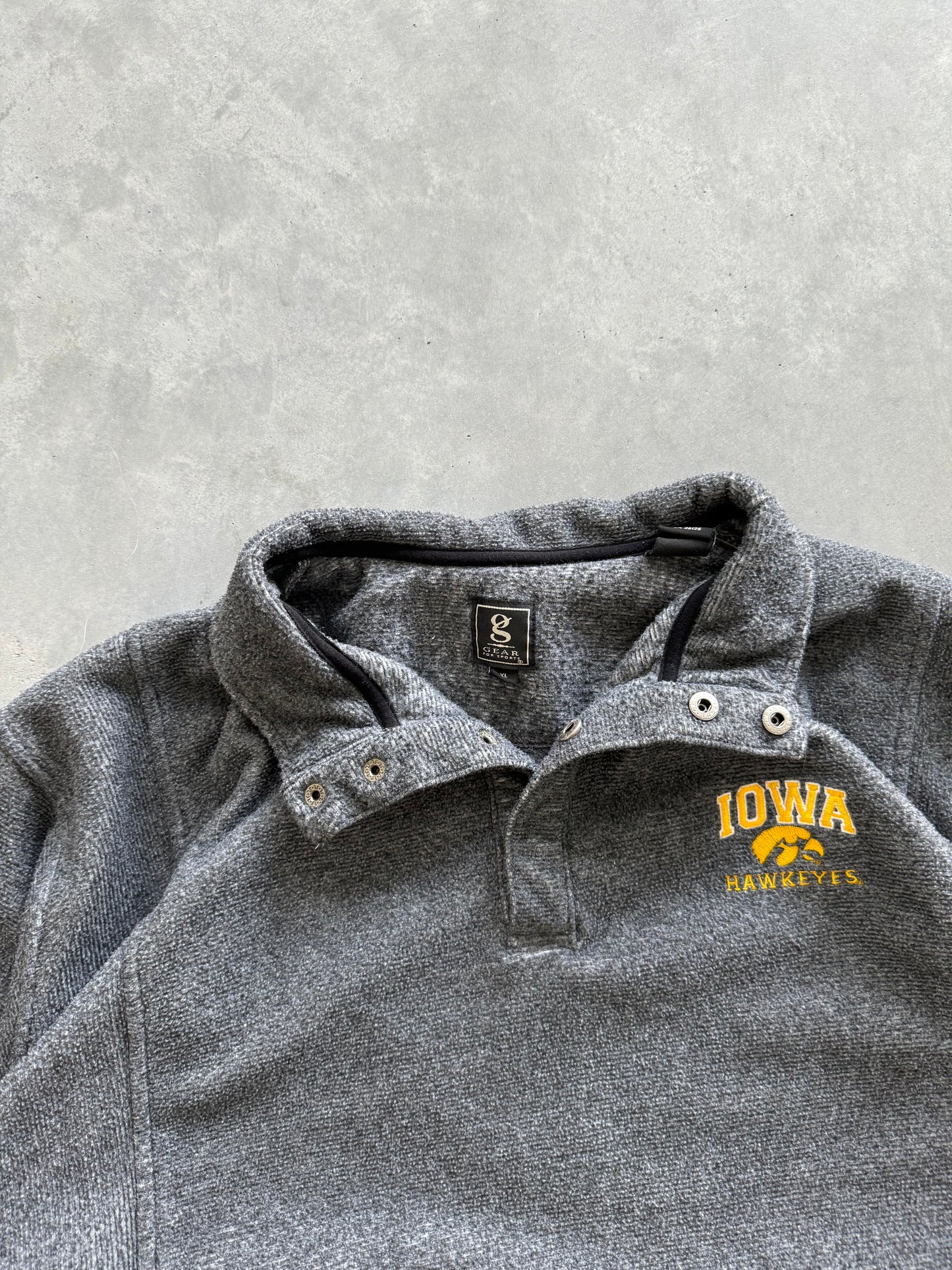 Vintage Iowa Hawkeyes Sweatshirt - XL