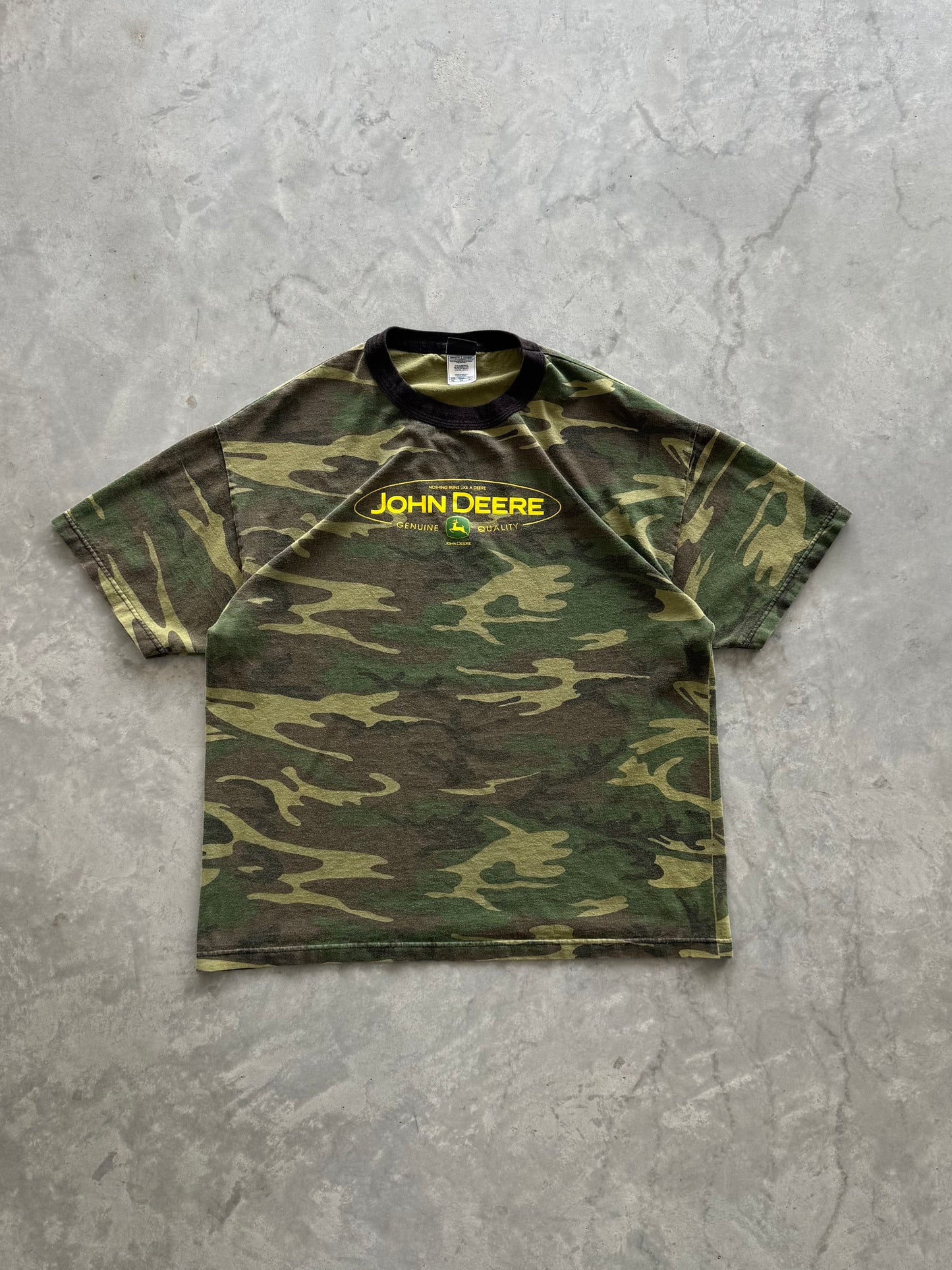 Vintage John Deere Camo Tee - XL