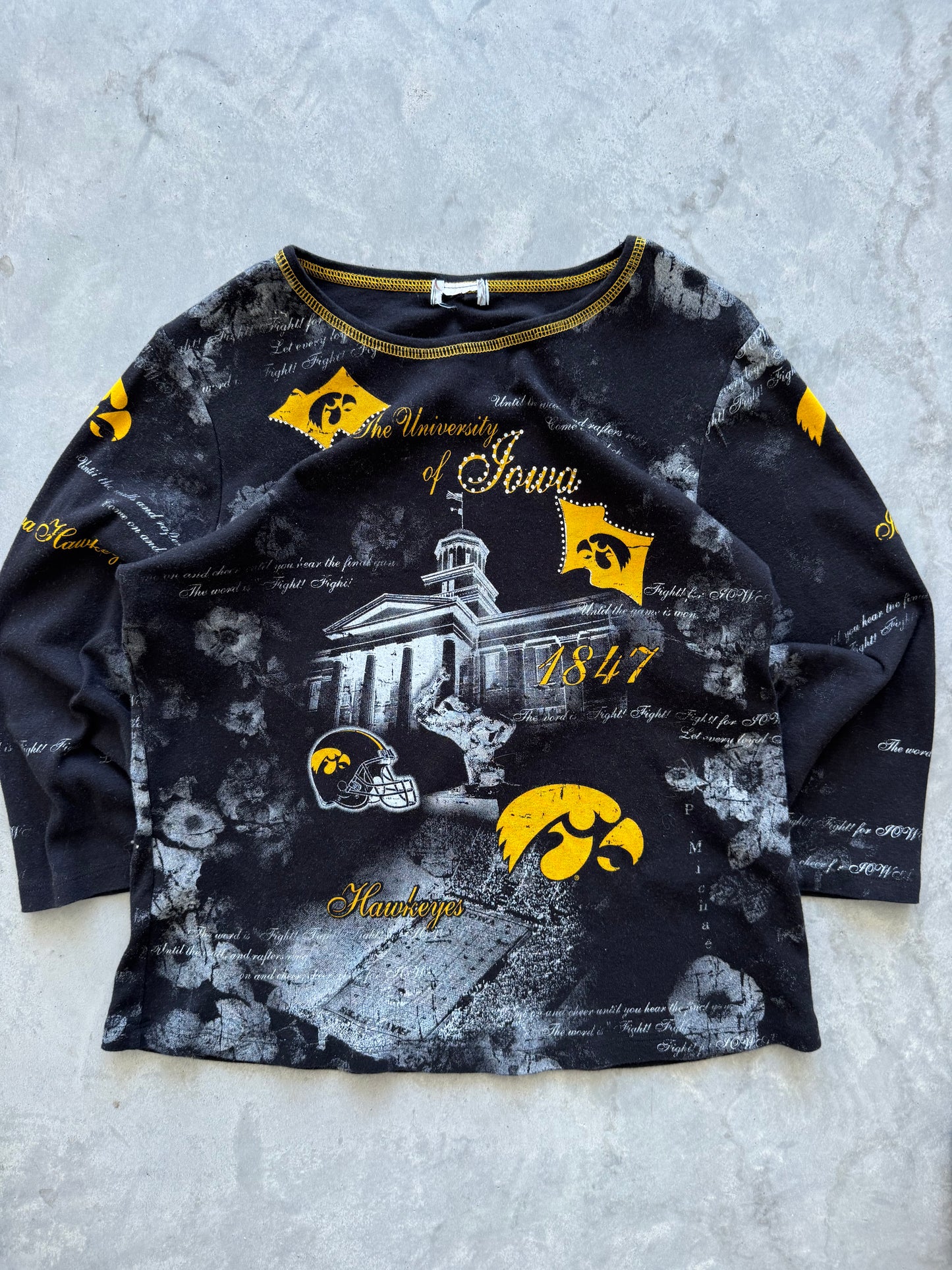 Vintage Women’s Iowa Hawkeyes All Over Print 3/4 Sleeve - XXL
